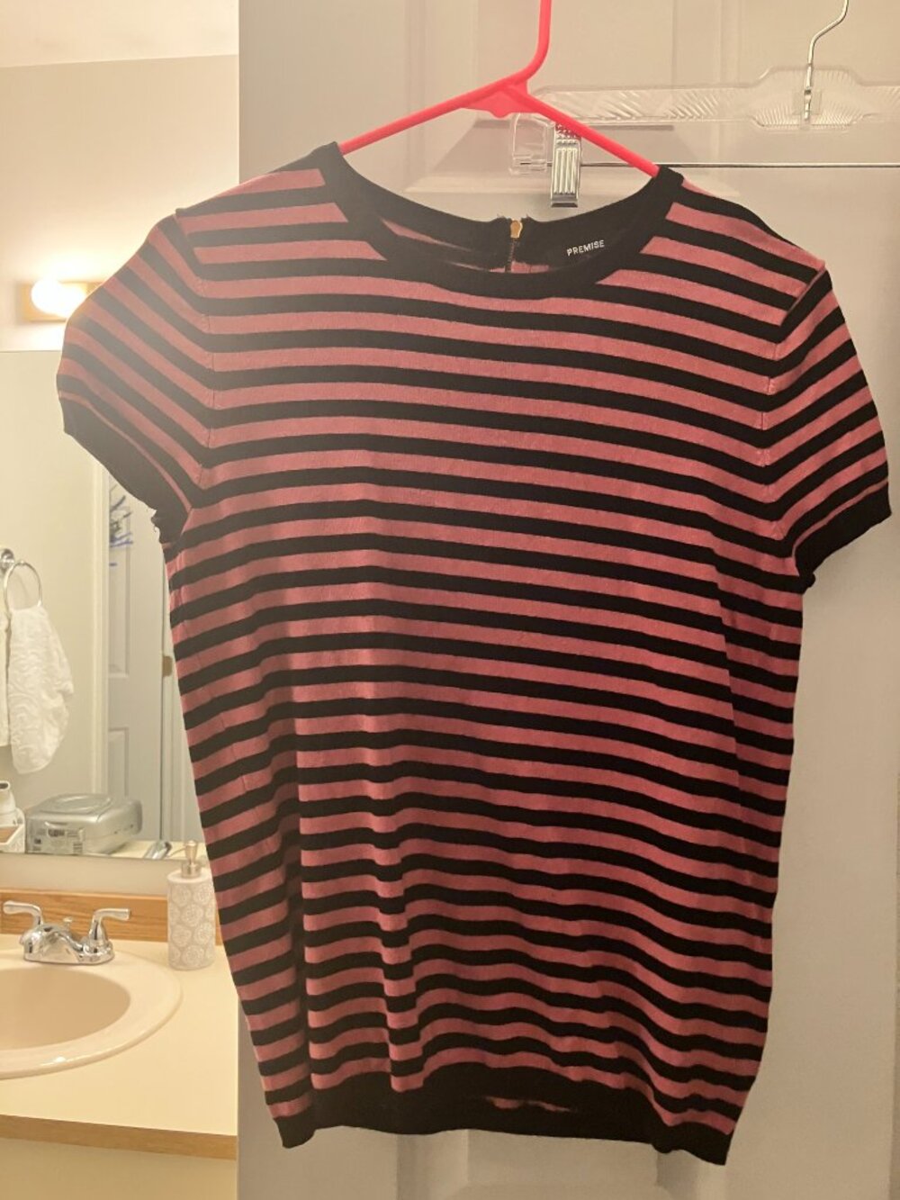 short sleeve sweeter pink and black stripe size S PREMISE